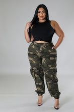 Load image into Gallery viewer, Curvy Camo Cargo Pants
